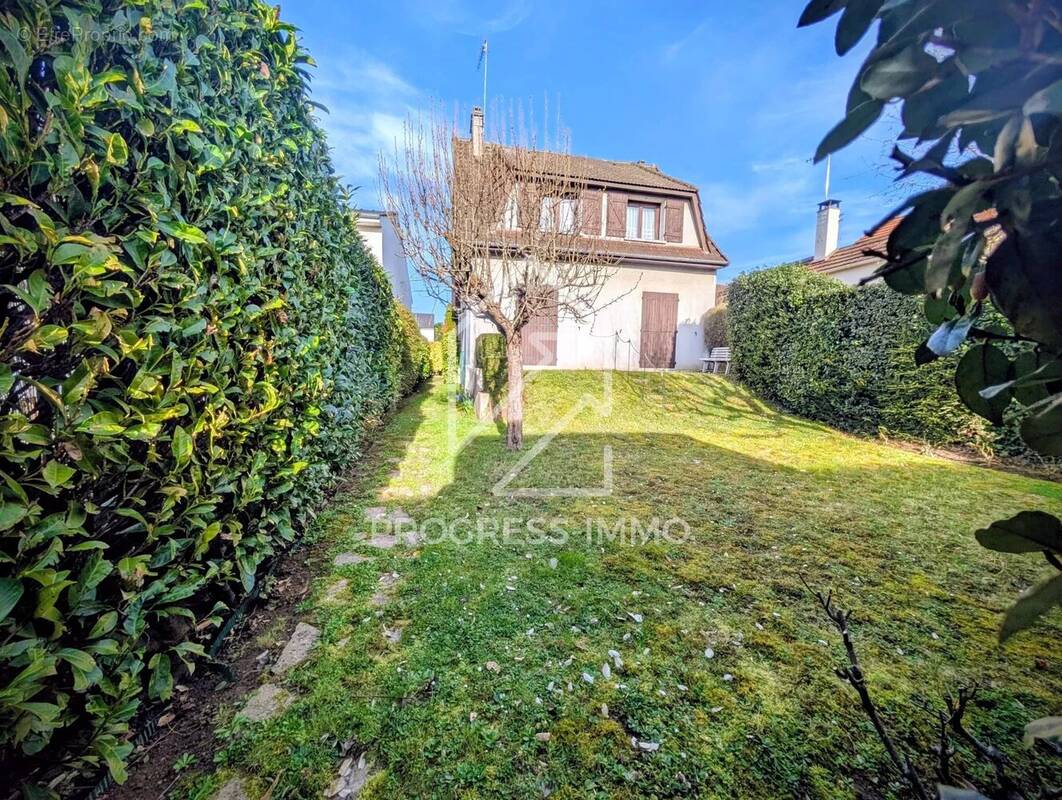 Maison à ORMESSON-SUR-MARNE