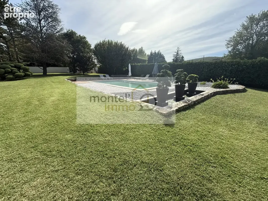 Maison familiale rénovée 200 mètres carrés, 5 chambres dont 2 suites, piscine et grand terrain de 3500 mètres carrés à 10 minute - photo 21