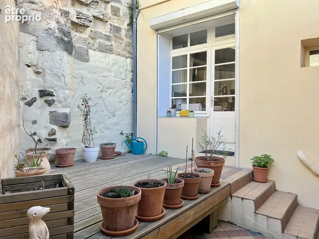 Maison de ville de charme avec appartement, garage et patio - photo 12