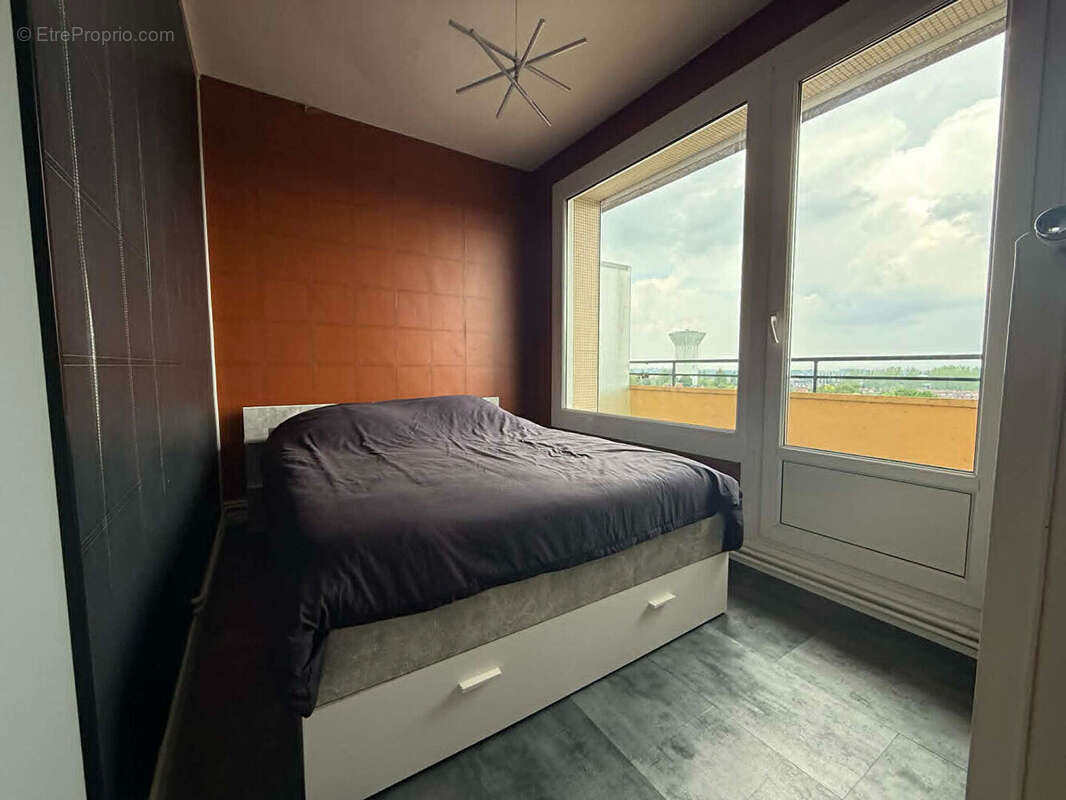 BETHUNE - Appartement T2 avec balcon en résidence sécurisée - photo 4