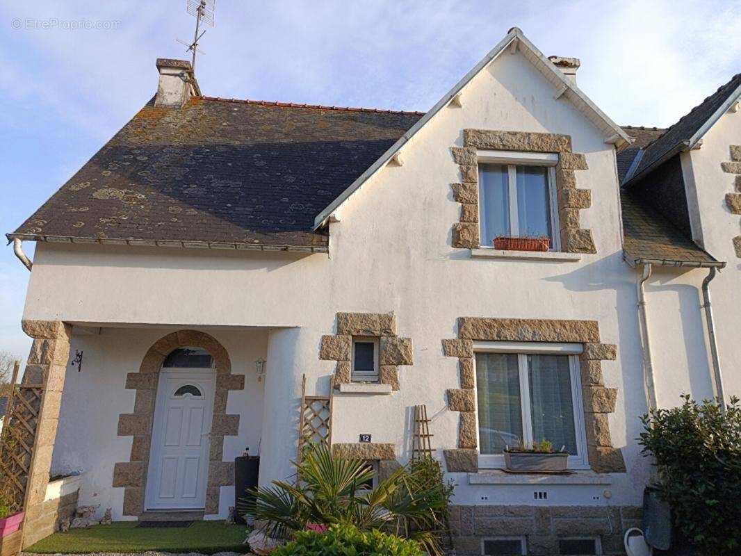 Maison à CARHAIX-PLOUGUER