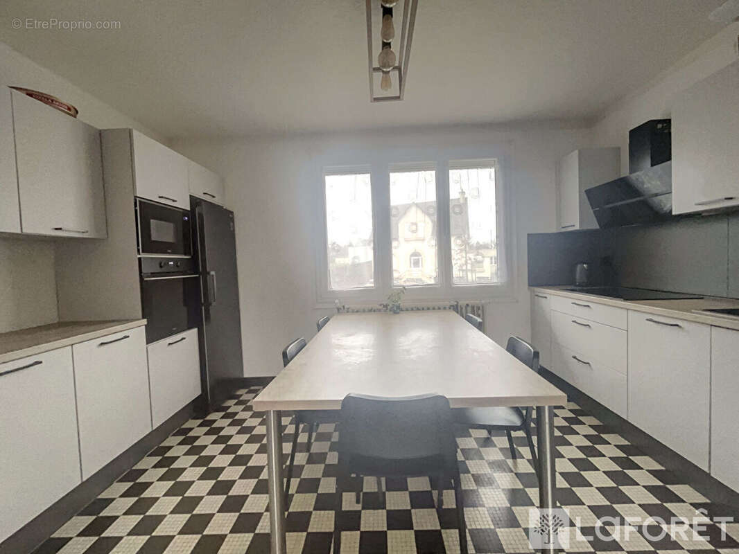 Maison à PLUSSULIEN