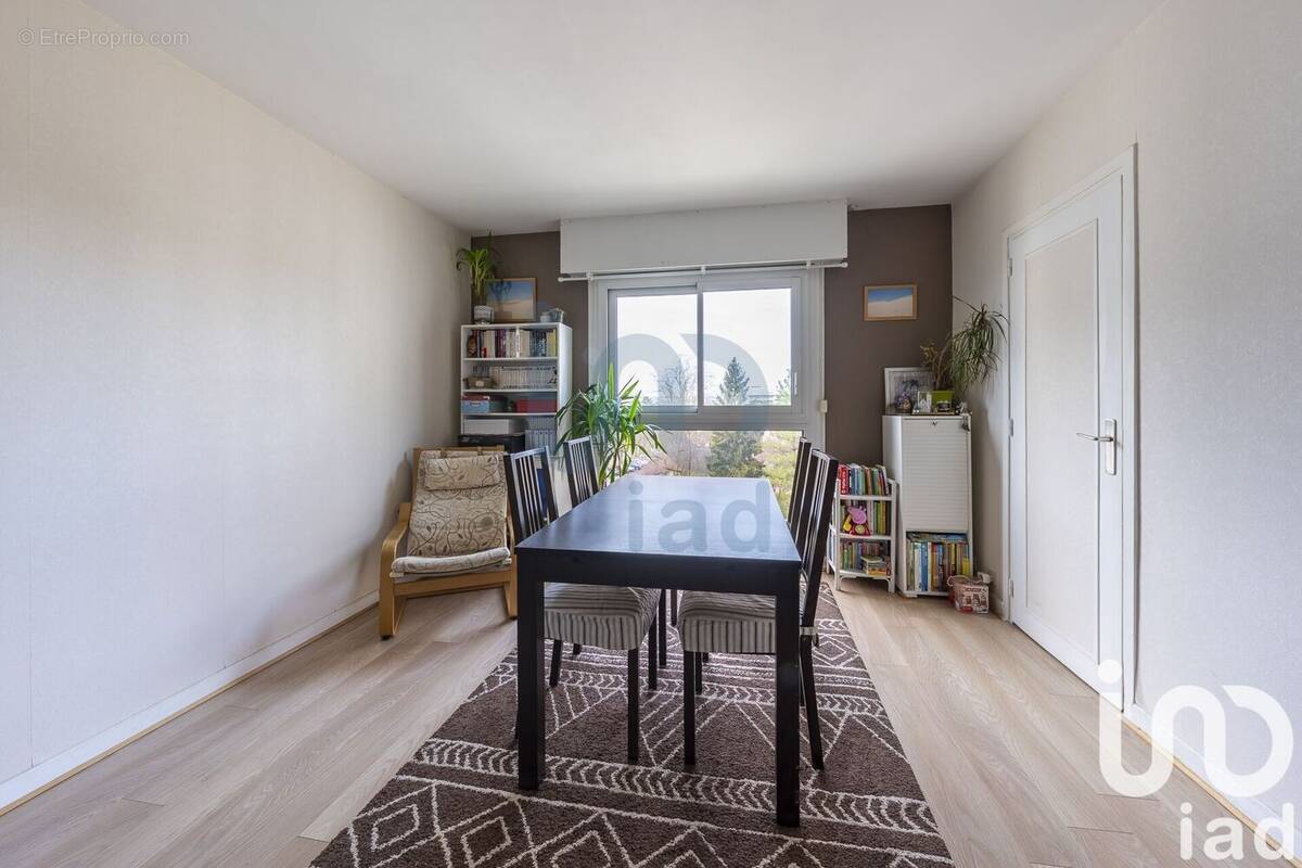 Photo 1 - Appartement à CHEVILLY-LARUE