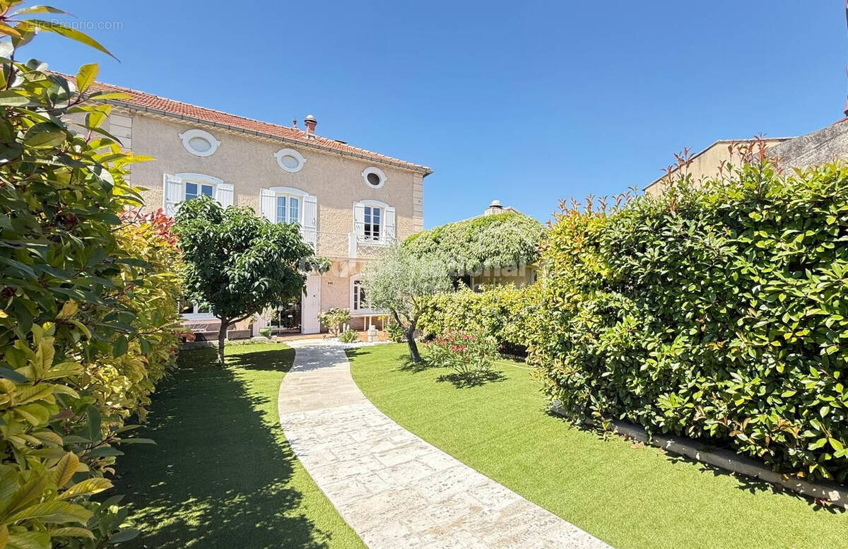 Maison à MONTEUX