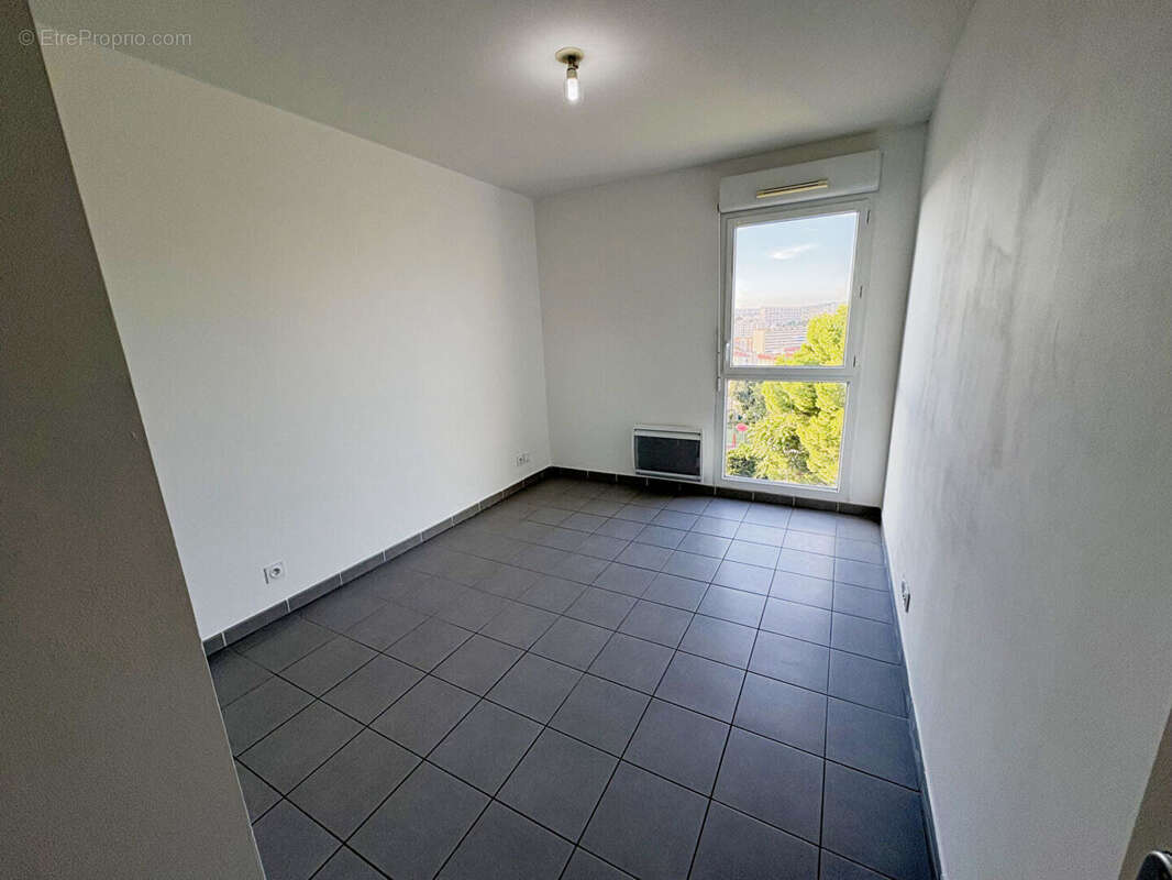 Appartement à MARSEILLE-3E