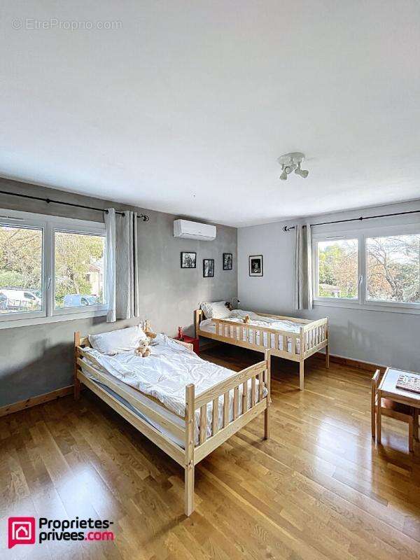 Maison à POURRIERES