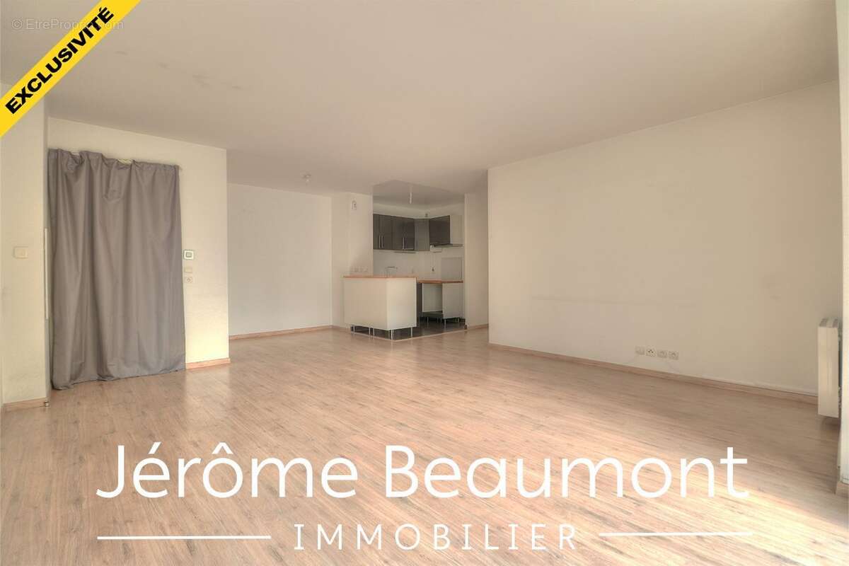 Appartement à EZANVILLE