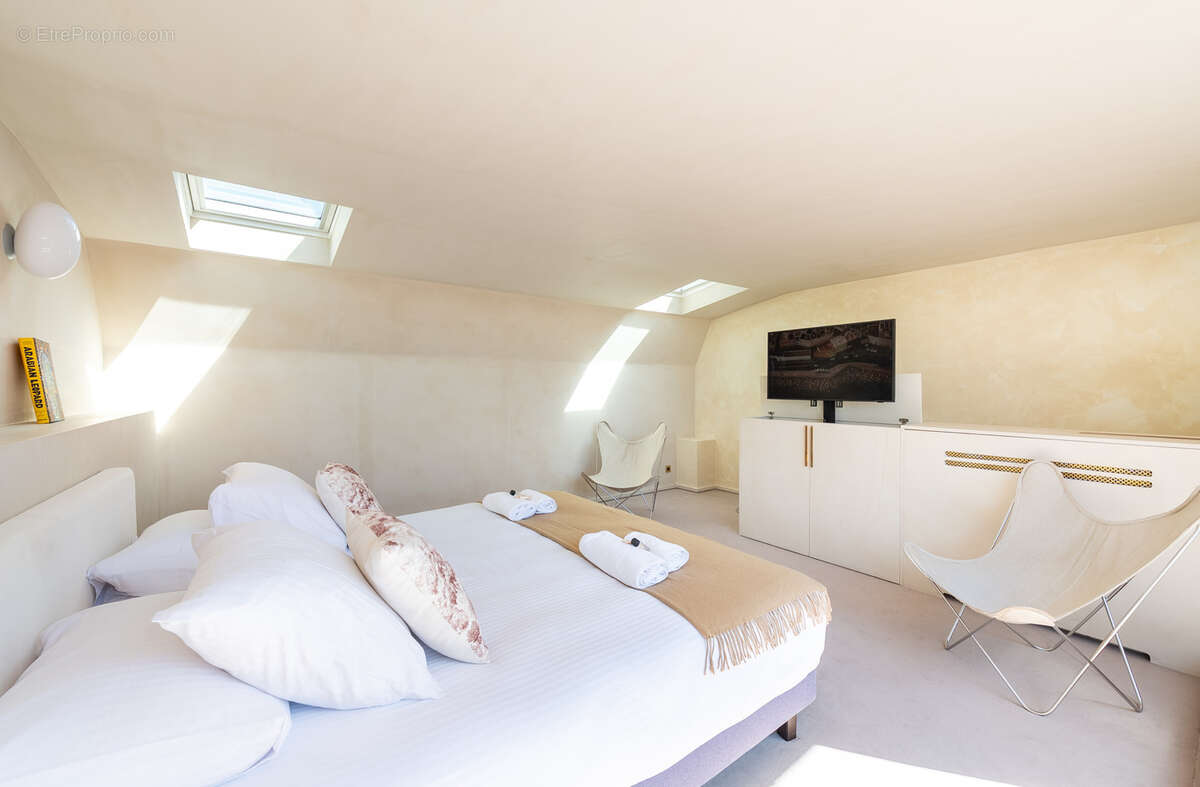 Appartement à PARIS-8E