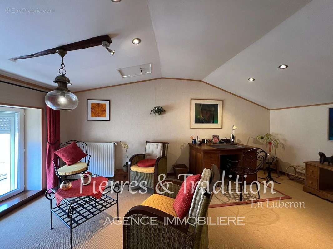 Maison à CERESTE