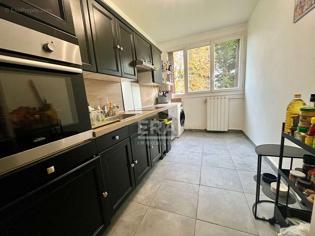 Appartement à LES CLAYES-SOUS-BOIS