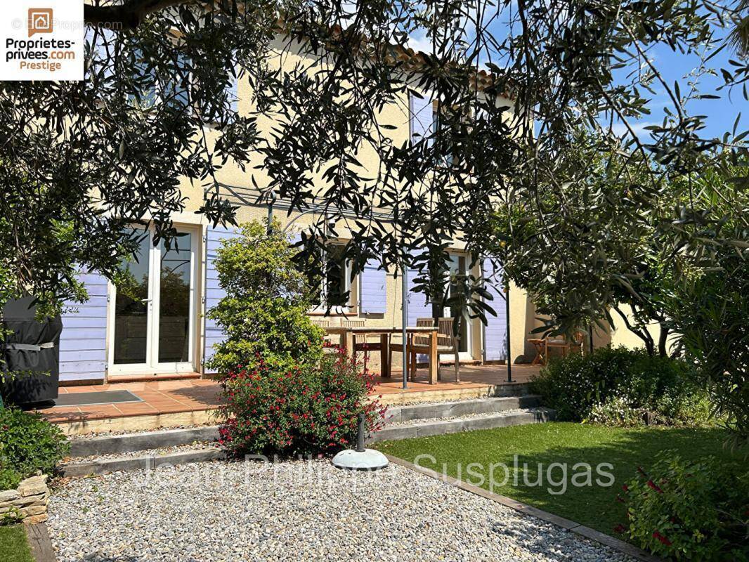 Maison à SAINT-CYR-SUR-MER