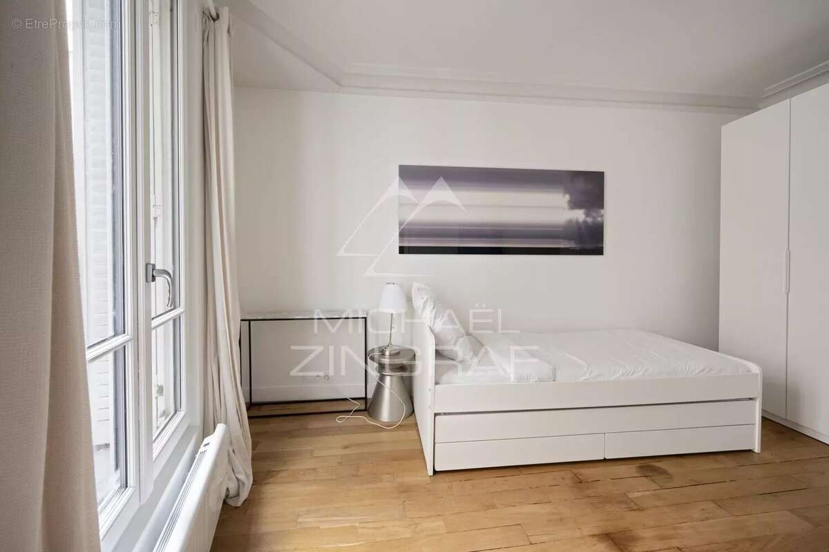 Appartement à PARIS-7E