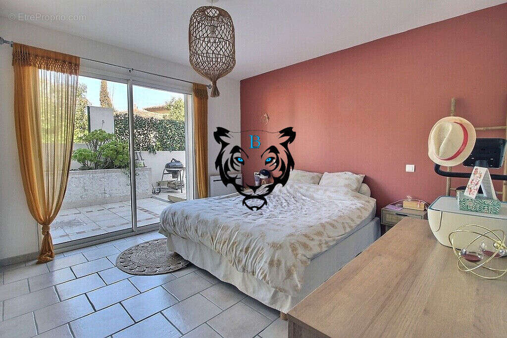 Maison à LE MUY