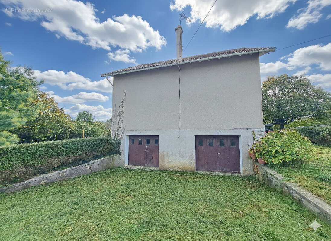 Maison à BONNEUIL-MATOURS