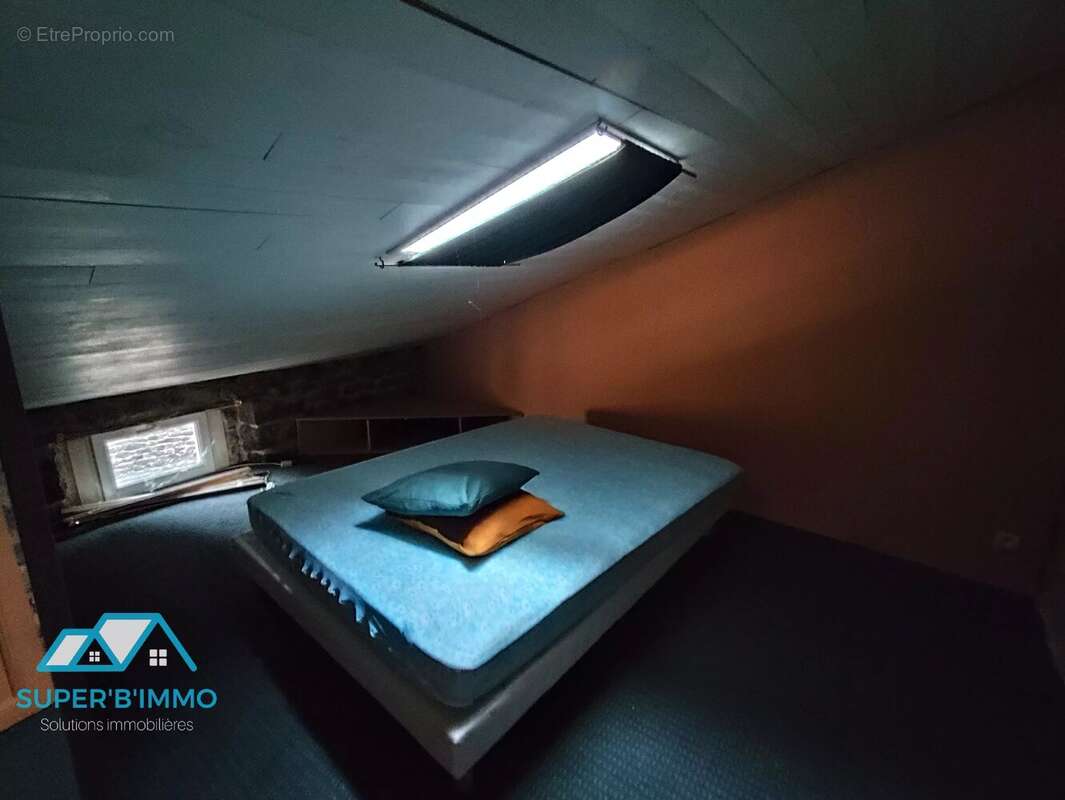 Appartement à SIAUGUES-SAINTE-MARIE