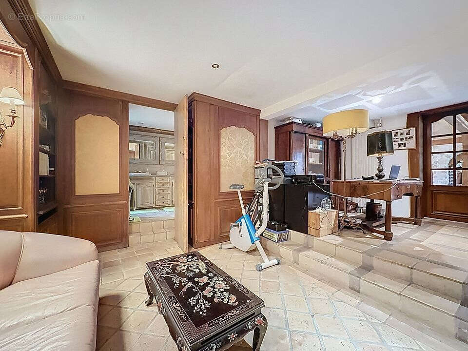 Maison de caractere de 327m2 - photo 12