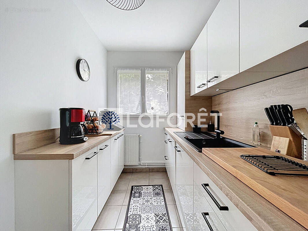 Appartement à ISNEAUVILLE