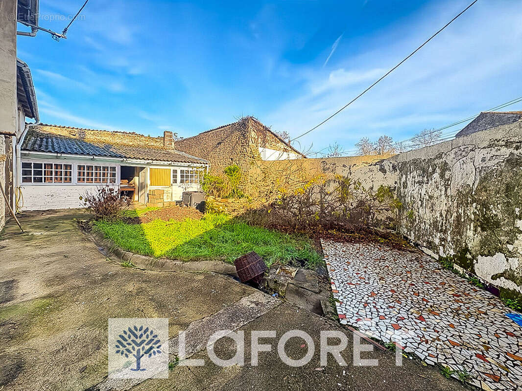 Maison à rénover à vendre à GEMOZAC - Référence 4418 - photo 13