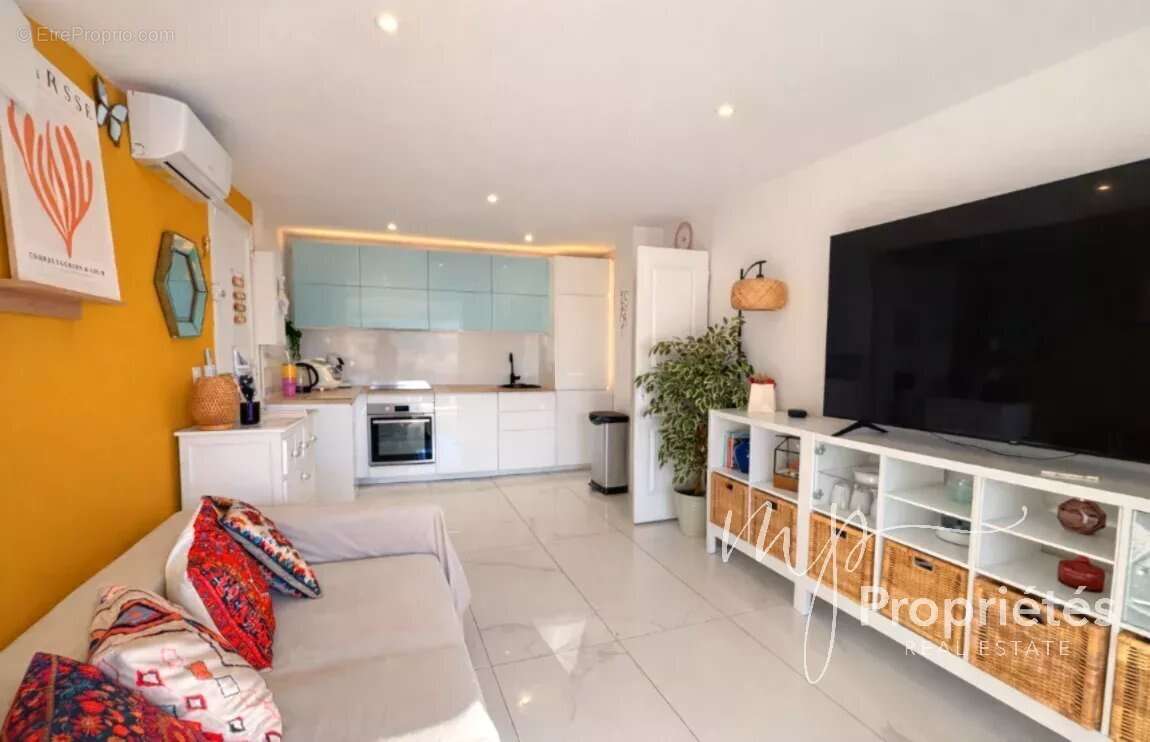 Appartement à LA CROIX-VALMER