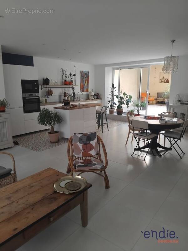 Maison à AZILLE