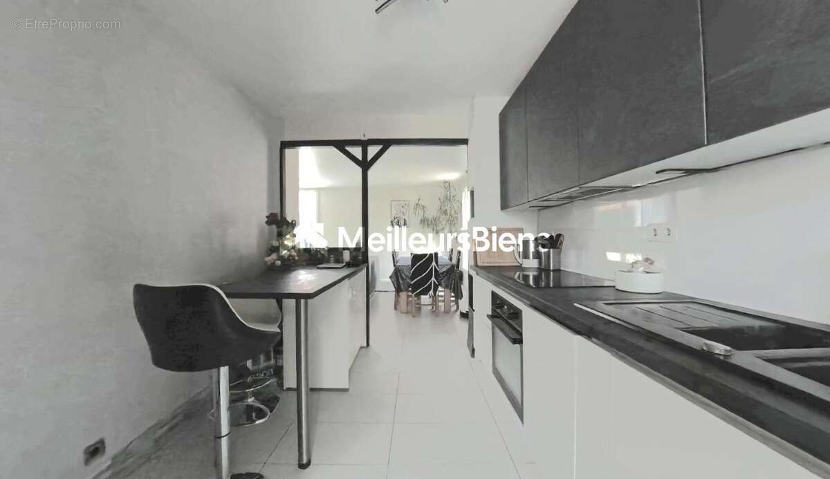 Maison à COMBS-LA-VILLE