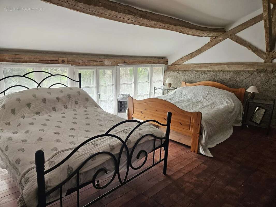 Maison à LABATUT-RIVIERE