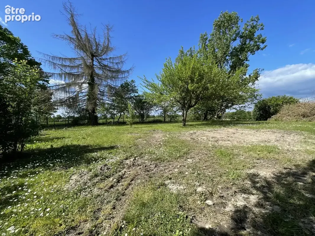 Terrain à bâtir 820m2 plat - photo 2