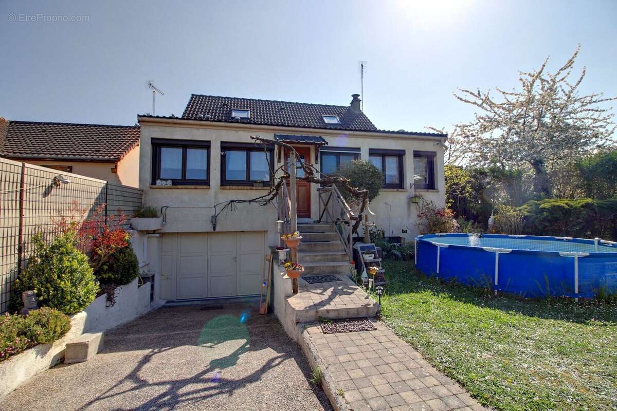 Maison à LES MUREAUX