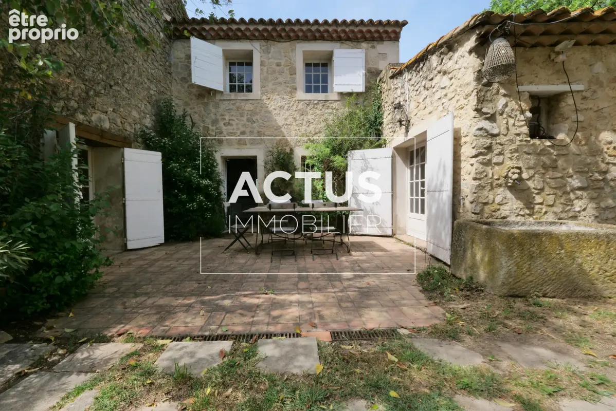 Maison 408 m² à Lamanon  - photo 7