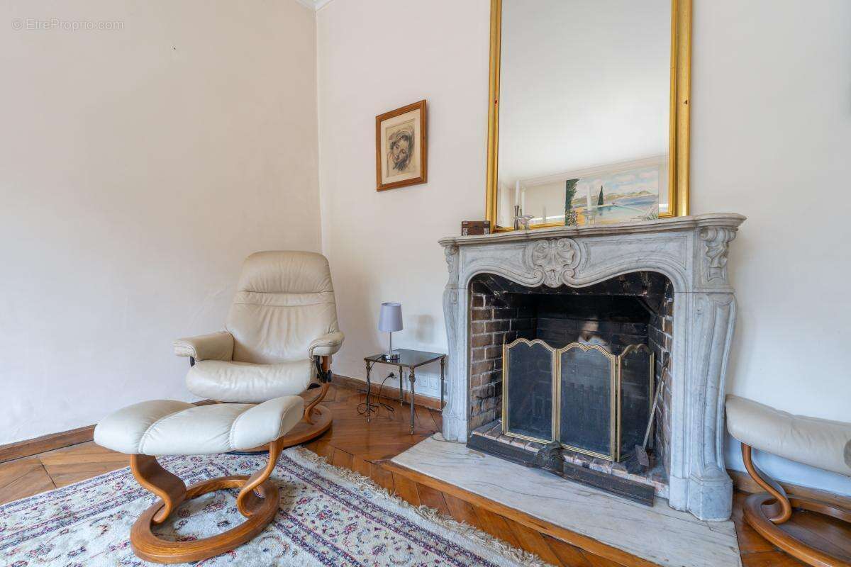 Maison à VILLE-D'AVRAY