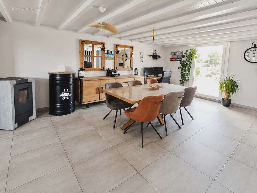 Maison à CROISILLES