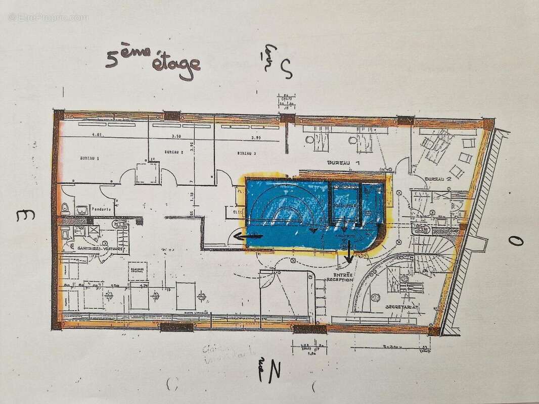   - Commerce à LYON-7E