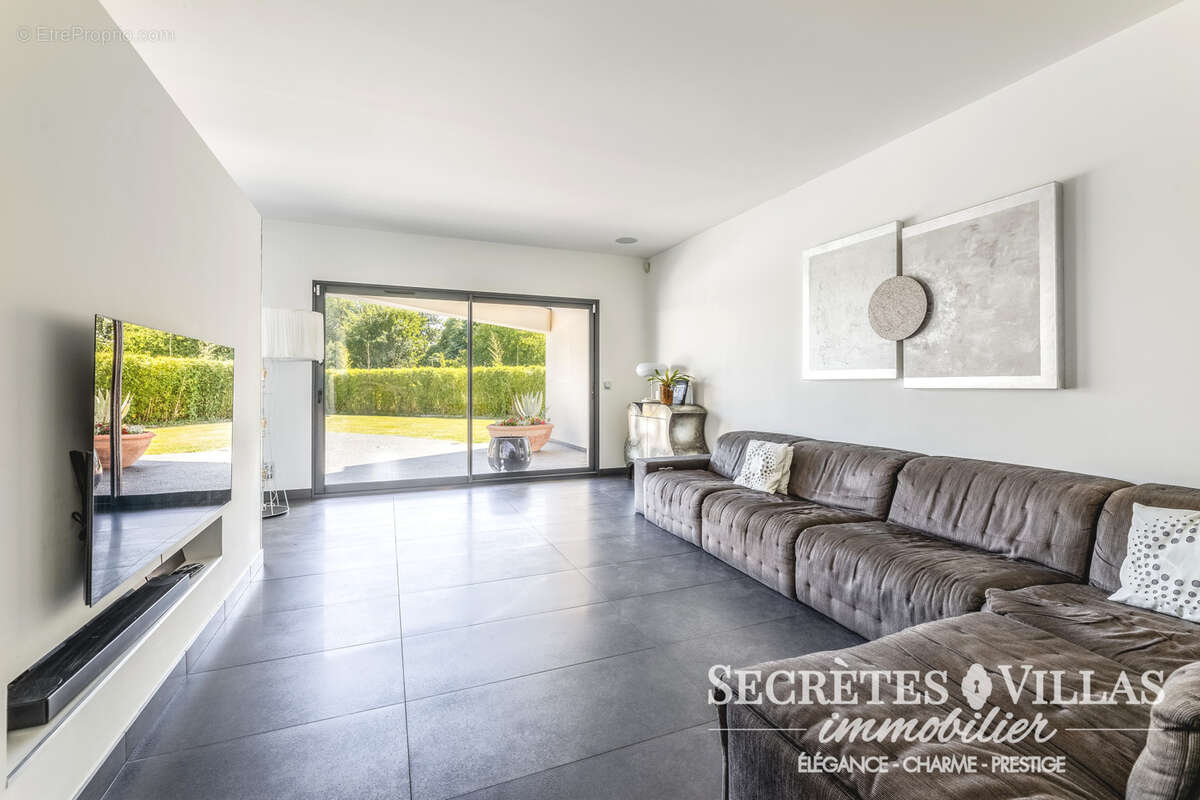 Bouliac villa contemporaine 287m2 avec vue et s/sol 150m2 - photo 9