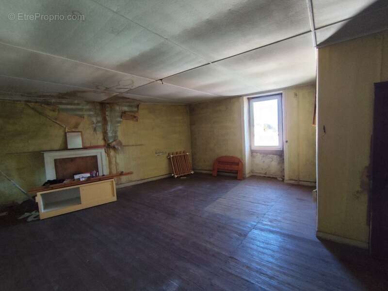 Maison à SAINT-VINCENT-SUR-OUST