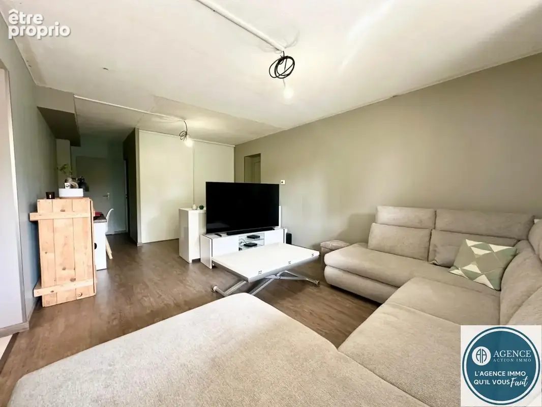 Maison d'habitation, 212 m² sur terrain de 5240 m² - photo 7