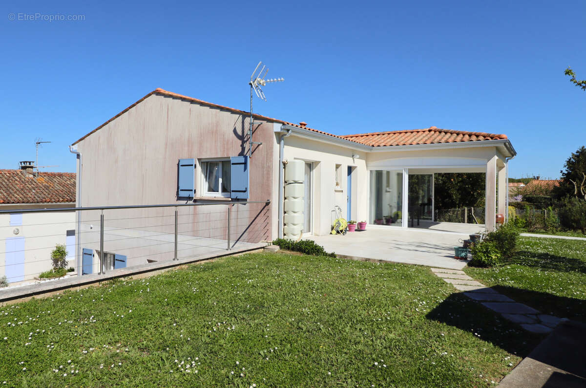 Maison à MESCHERS-SUR-GIRONDE