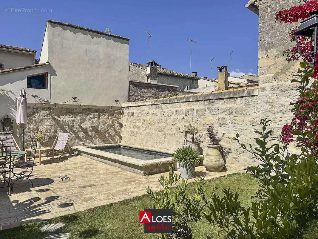 Maison Aigues-Mortes intra-muros avec garage et piscine - photo 2
