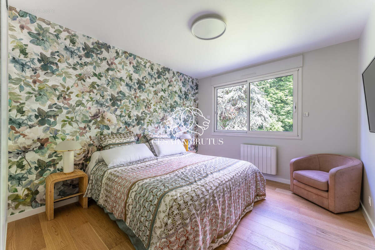 Appartement 75 m² à Charbonnieres-Les-Bains  - photo 9