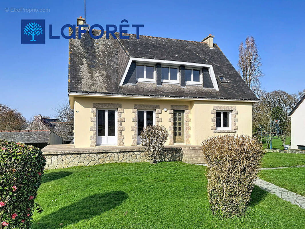 Maison à SAINT-THURIAU