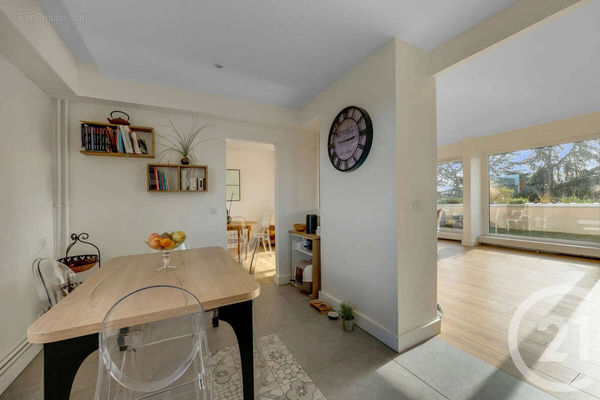 Appartement à VERRIERES-LE-BUISSON
