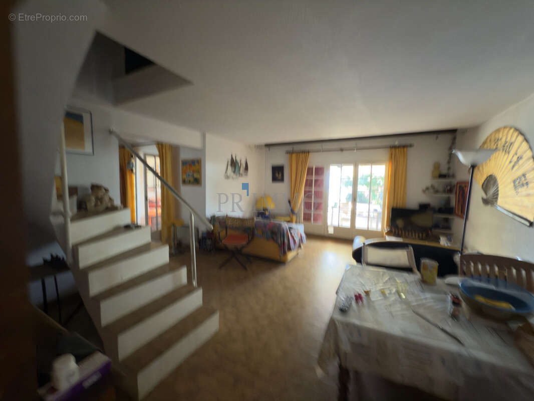 Maison à LES ISSAMBRES