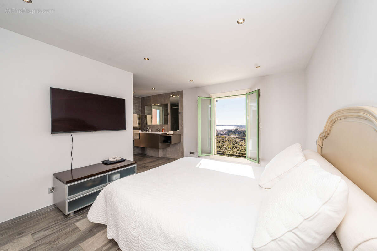 Maison à CAGNES-SUR-MER