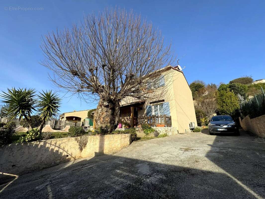 Maison à BERRE-LES-ALPES