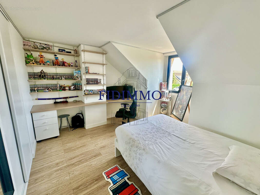 Maison à CHENNEVIERES-SUR-MARNE