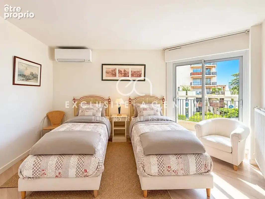 Mandelieu Marina - Appartement 5 pièces 101m² rénové - photo 10