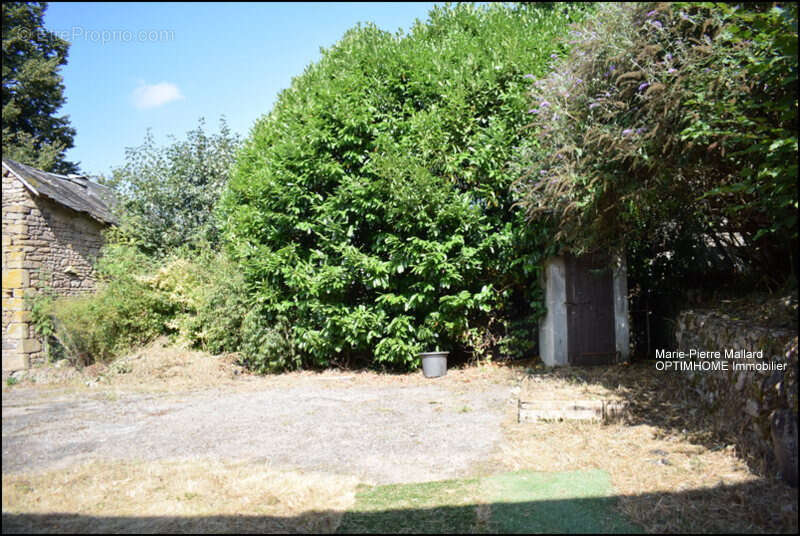 Maison à ROYERE-DE-VASSIVIERE