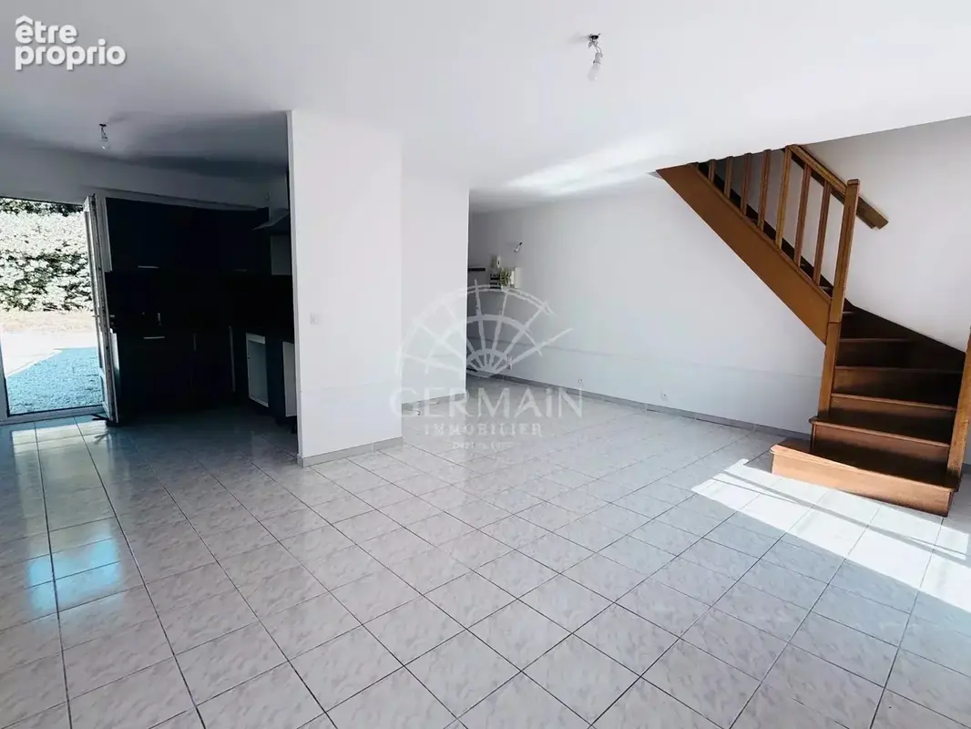 Exclusivité – L'Isle-sur-la-Sorgue, maison T3 avec garage et superbe terrain de 1 000 m² - photo 2