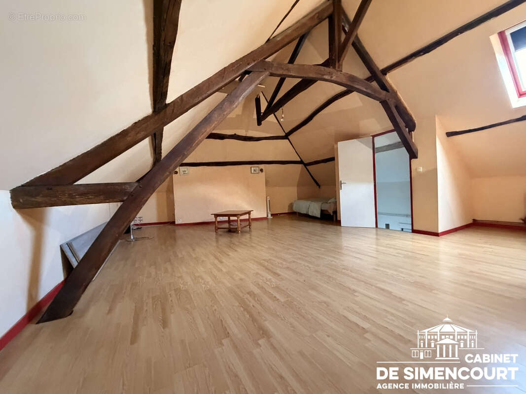 Maison à QUEVAUVILLERS