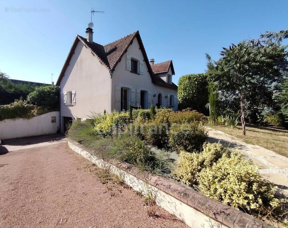 Maison à vendre 6 pièces SEIGNELAY (89) - photo 1