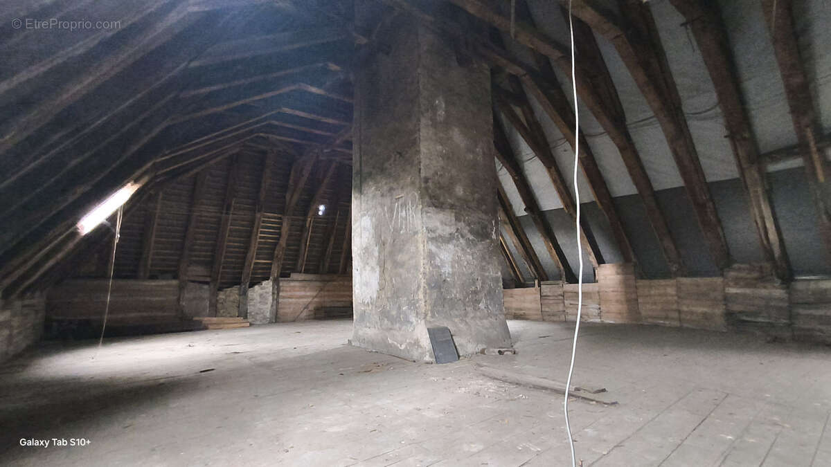 Maison à MAGNAC-BOURG